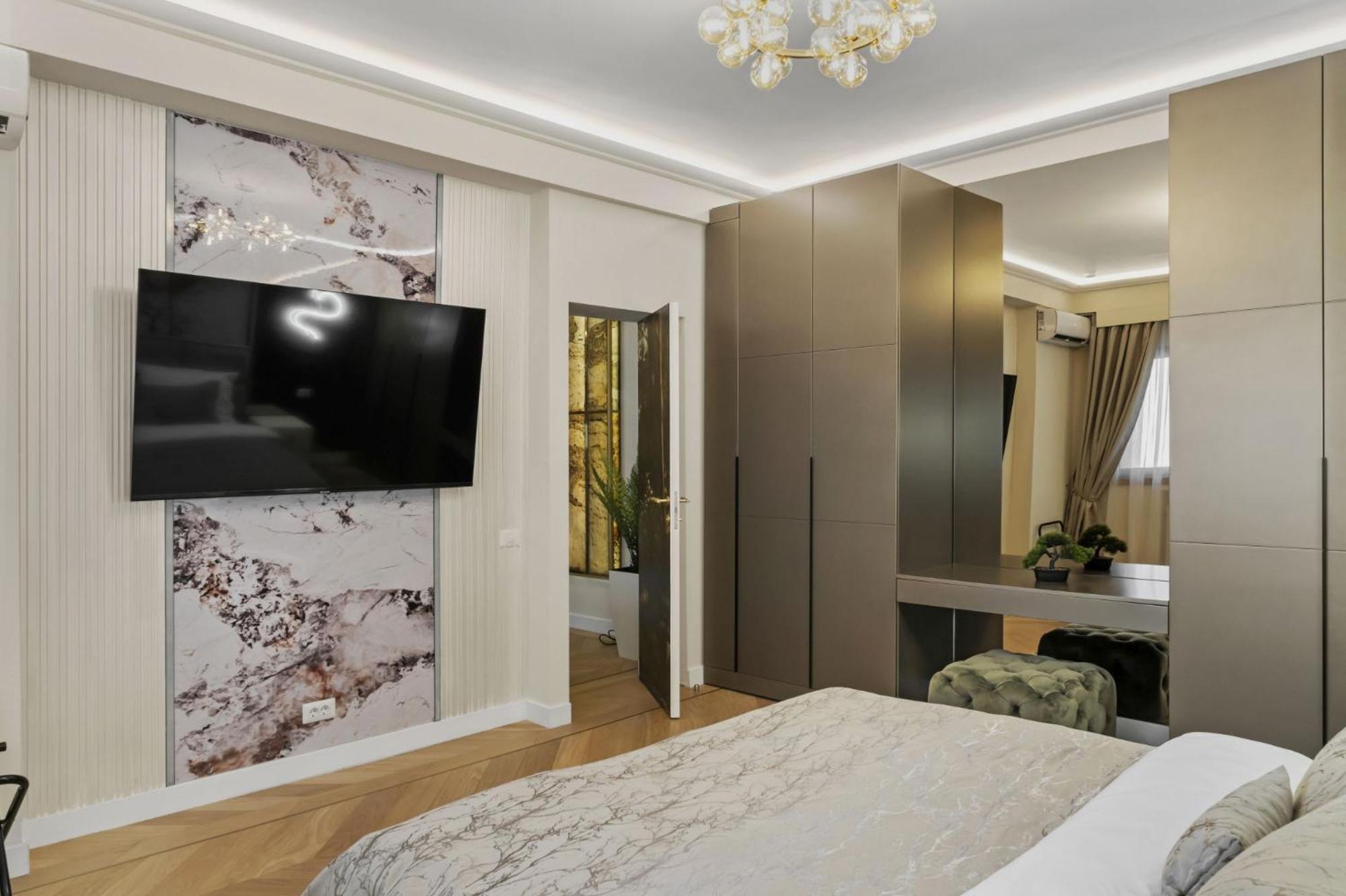 Central Two Rooms Apartment The Paradise Of Lights Bukares Bagian luar foto