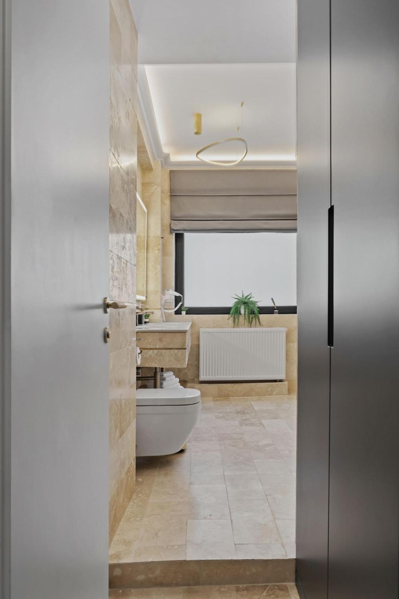 Central Two Rooms Apartment The Paradise Of Lights Bukares Bagian luar foto