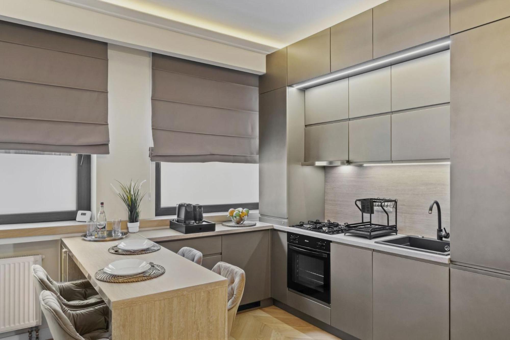 Central Two Rooms Apartment The Paradise Of Lights Bukares Bagian luar foto