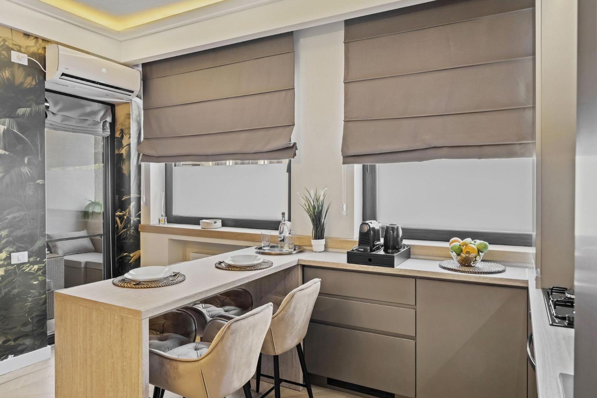 Central Two Rooms Apartment The Paradise Of Lights Bukares Bagian luar foto