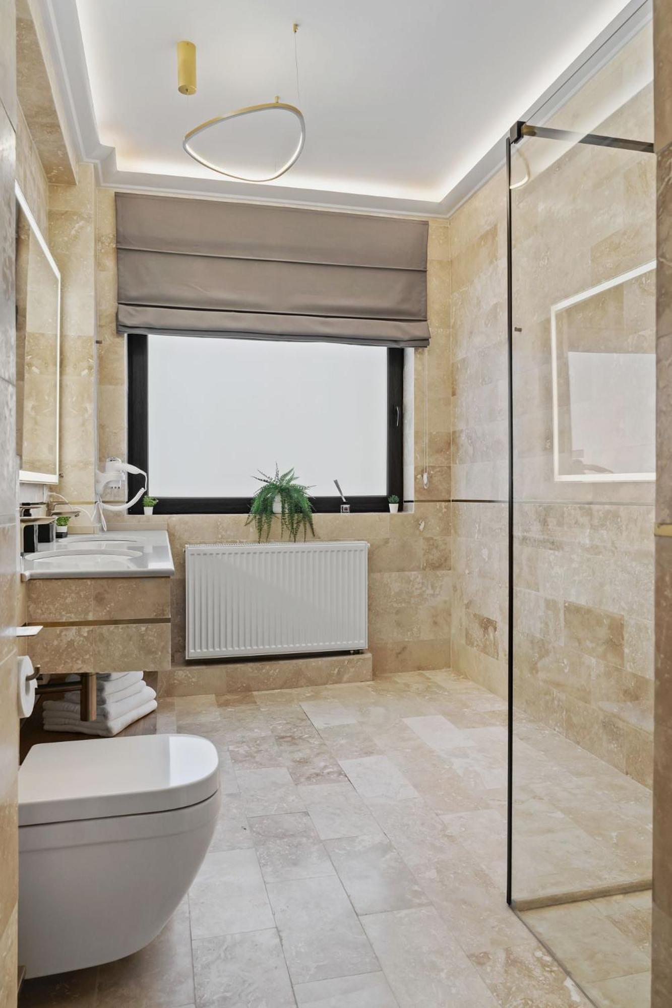 Central Two Rooms Apartment The Paradise Of Lights Bukares Bagian luar foto