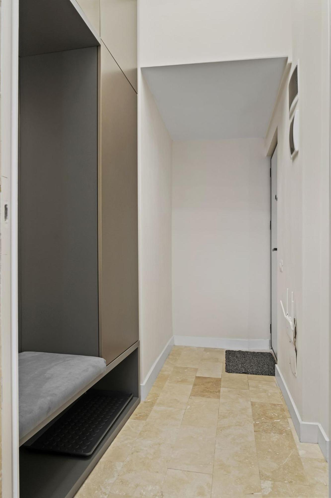 Central Two Rooms Apartment The Paradise Of Lights Bukares Bagian luar foto