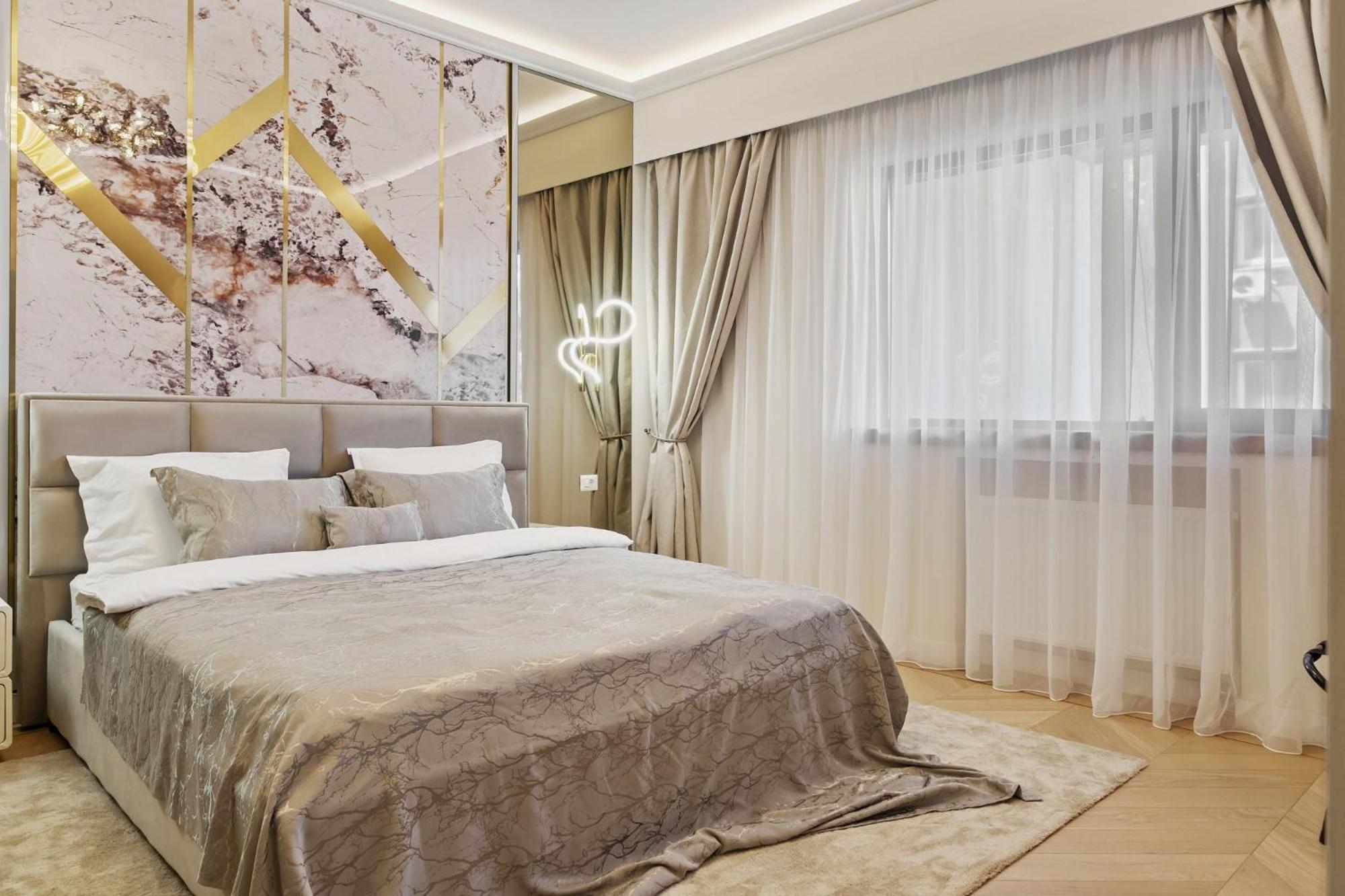 Central Two Rooms Apartment The Paradise Of Lights Bukares Bagian luar foto